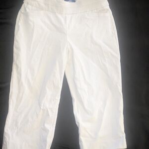 Apt. 9 Women's Crisp White Capris